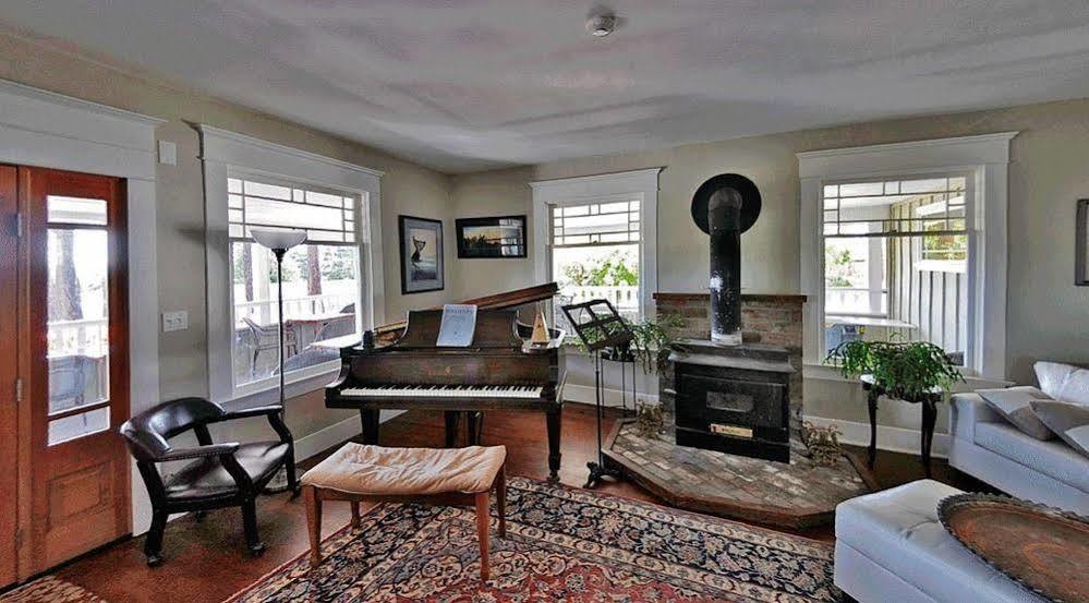 Friday Harbor Grand Bed & Breakfast ภายนอก รูปภาพ